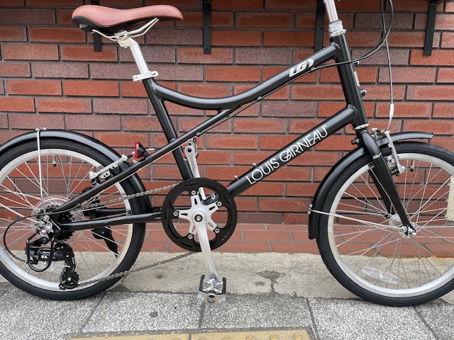 louisgarneau easel black